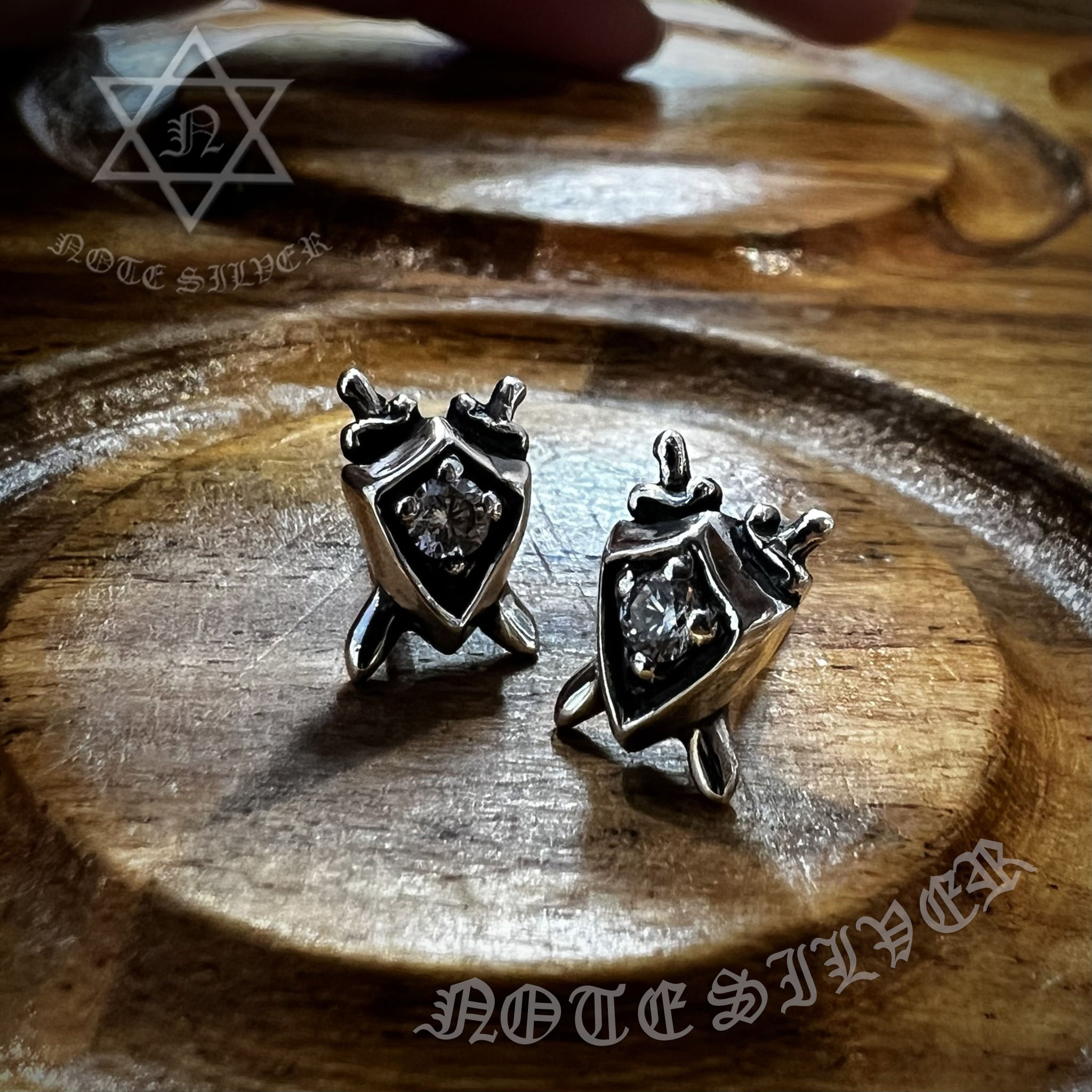 ต่างหูเงินแท้ โล่ห์ดาบฝังเพชร Sterling Silver 925 NSER1892