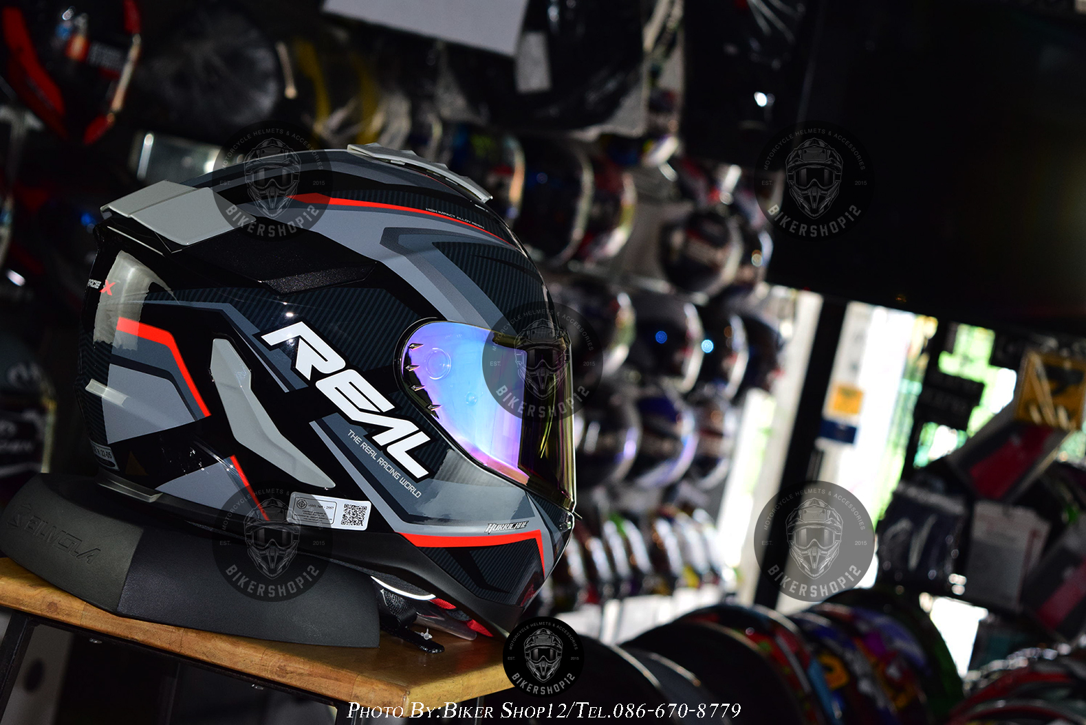 หมวกกันน็อค REAL รุ่น Hurricane สีดำ-เทาเงา