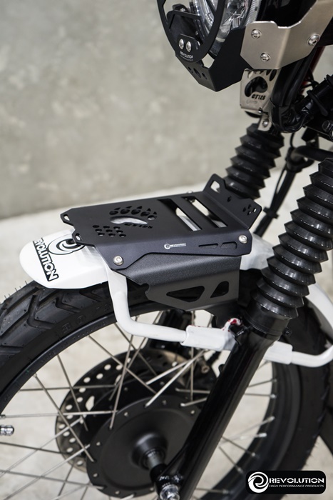 ตะแกรงบังโคลนหน้า REVOLUTION CT125 มีสีดำ สีเงิน ราคา1790