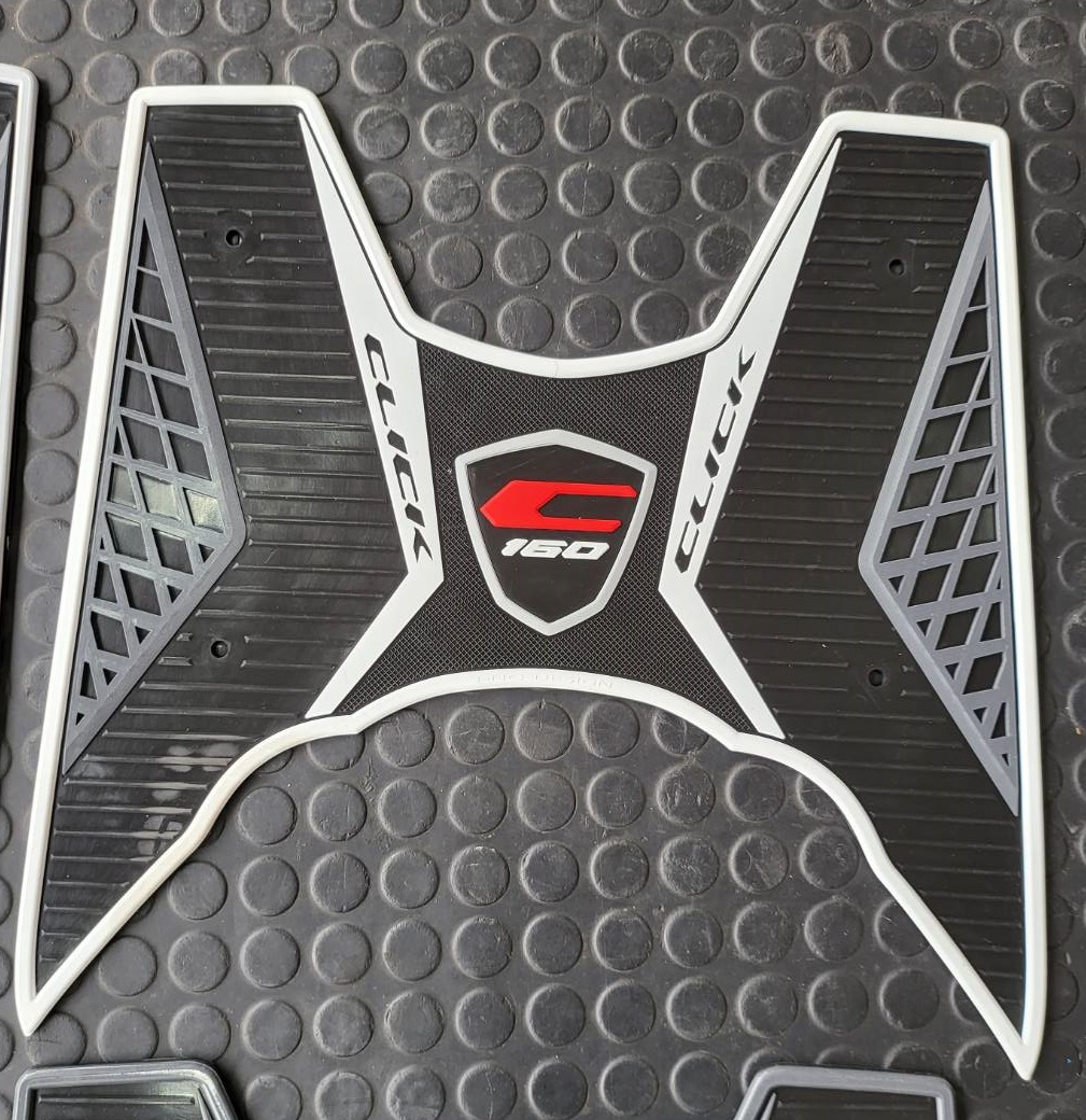 แผ่นยางวางเท้า CLICK 160 มี4สี แดง เทา ดำ ขาว ราคา280