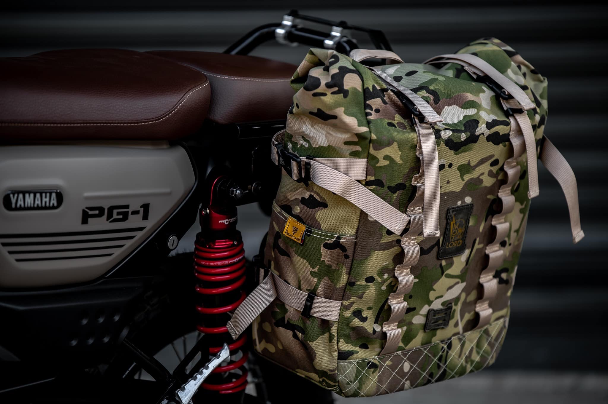 PG-1 1.) ครอบไฟหน้า Headlight cover. 1,590฿ 2.) ครอบไฟเบรค Rear brake light cover. 1,290฿ 3.) ชิวหน้า V1 Headbrand Windshield V1 1,590฿ 4.) กาบ อกบังหัวฉีด Side fairing cover. 1990฿ 5.) กันลาย V1 Mid frame protector. 1990฿ 6.) ชุดบังโคลนหน้าScrambler Full