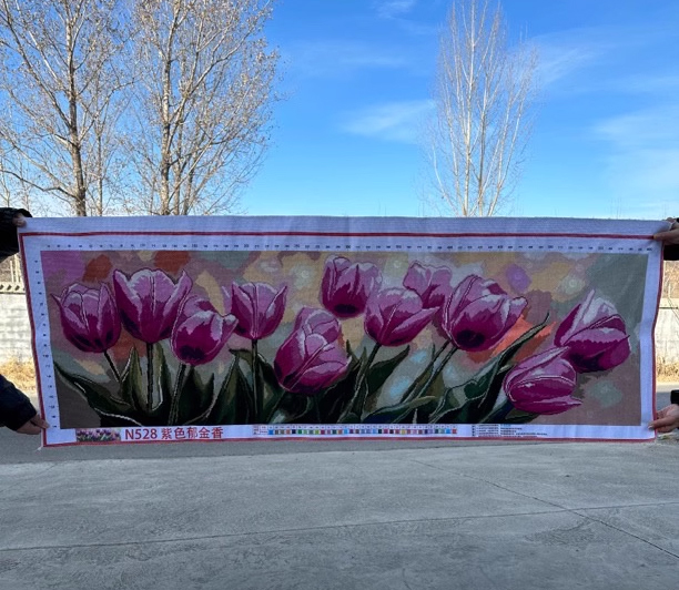 tulip-1009 *สินค้าหมด* ชุดปักครอสติช ลายสวนทิวลิปสีม่วง (ปักเต็มผืนผ้า ไม่มีเดินเส้น ผ้า11CTพิมพ์ลาย ปัก 3 เส้นเล็ก) ขนาด 135*45 ซม.ผ้าครอสติช 11CTพิมพ์ลายปักบนผ้า+ไหมคอตตอน 50 สี+ผังลาย+เข็ม