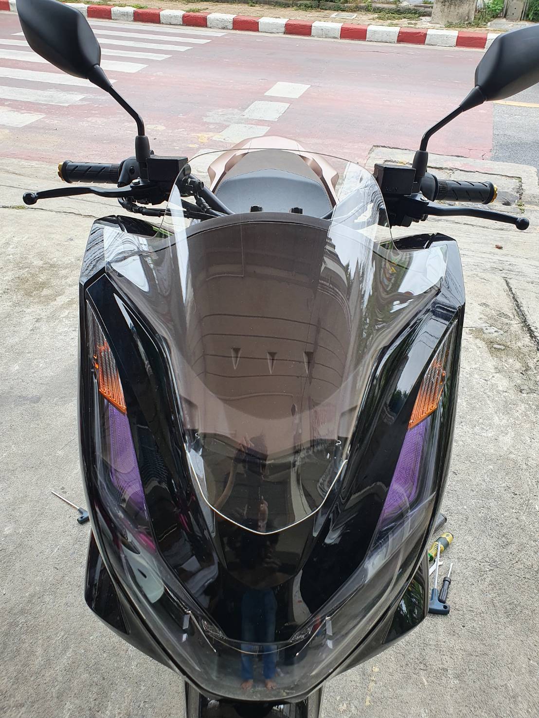 ชิวหน้าPCX 160 ฟ้า ใส ชา หนา3มิล ราคา490