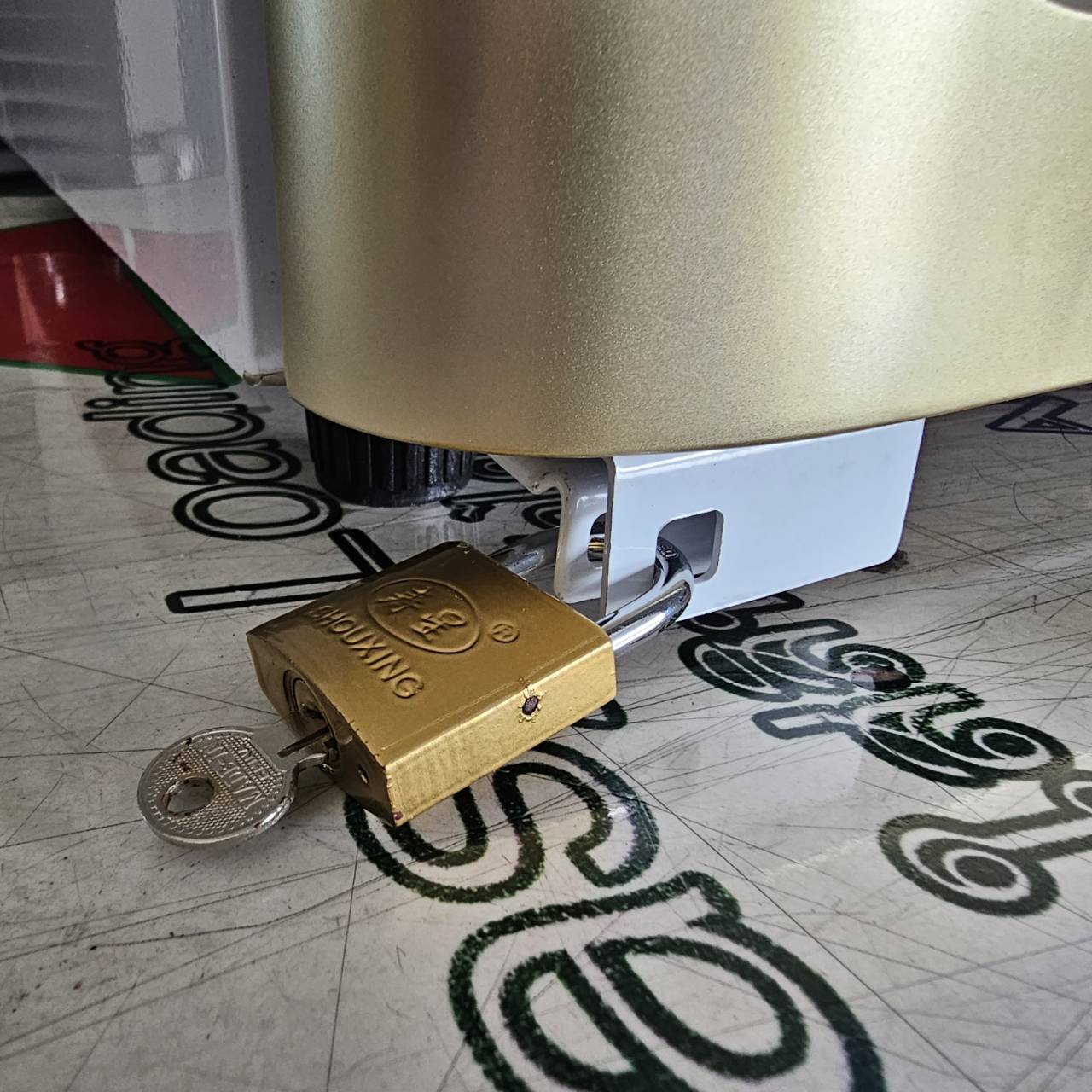 ตู้แช่แข็ง มินิบาร์ชนิดประตูกระจก Sanden (3 cu.ft) รุ่น SNR-0085X