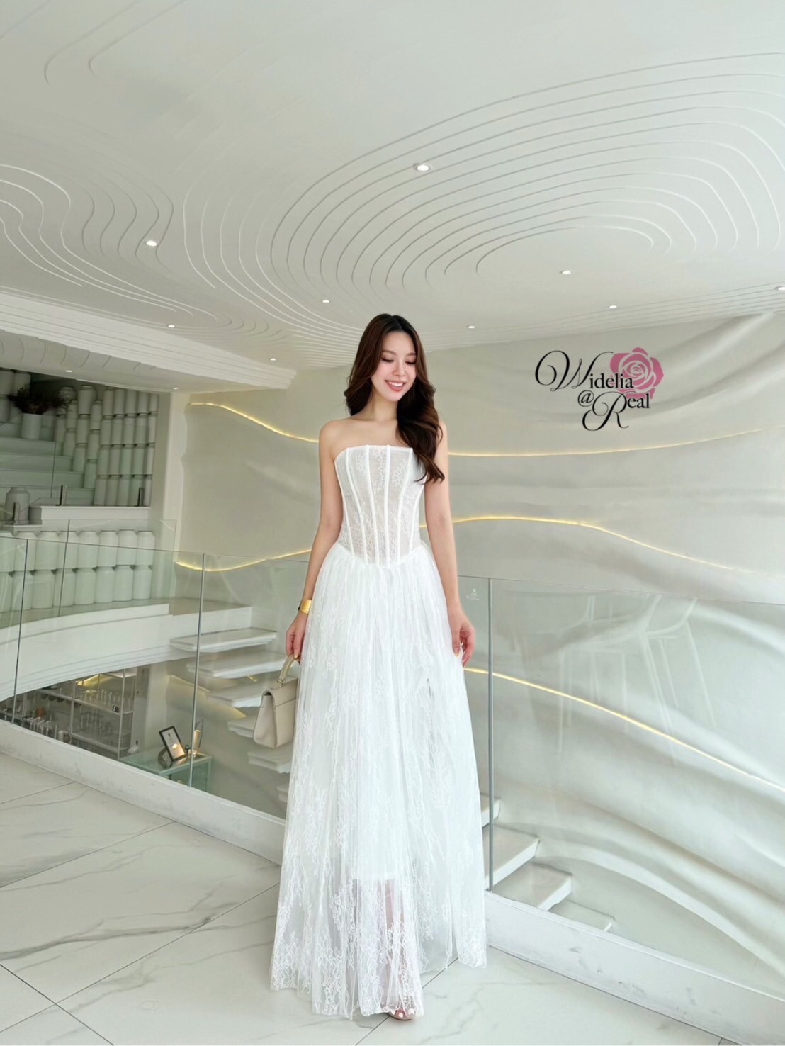 Korea Maxi dress เกาะอกตัวยาว เนื้อผ้าลูกไม้นุ่มนิ่มยืดได้เล็กน้อย