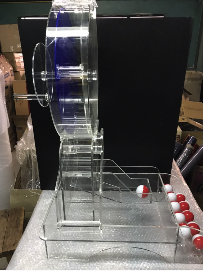 เครื่องออกรางวัลตู้อะครีลิค สำรับลูกบอลทรงกลม