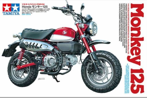 โมเดลฮอนด้ามังกี้ Tamiya Honda Monkey125 1:12 ชุดประกอบโมเดลพลาสติกขนาด 1/12 ความยาว 14 ซม. กว้าง: 6 ซม. สูง: 8 ซม. ราคากล่องละ 950 บาท