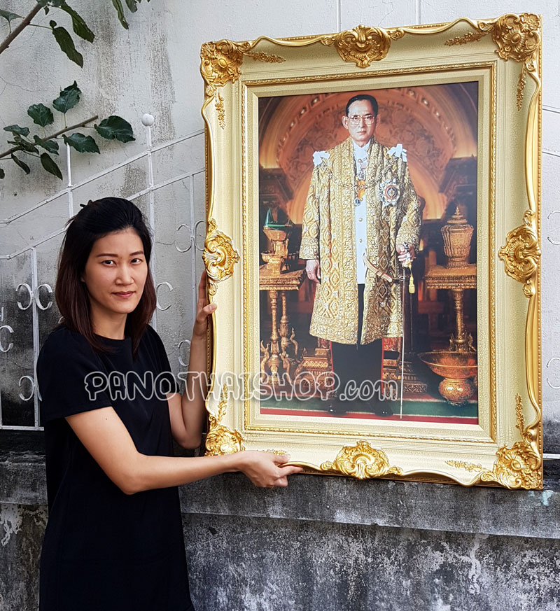 กรอบรูปในหลวงรัชกาลที่ 9 สุดพรีเมี่ยมอย่างดี อลังการสวยงามทรงคุณค่าและดีที่สุด