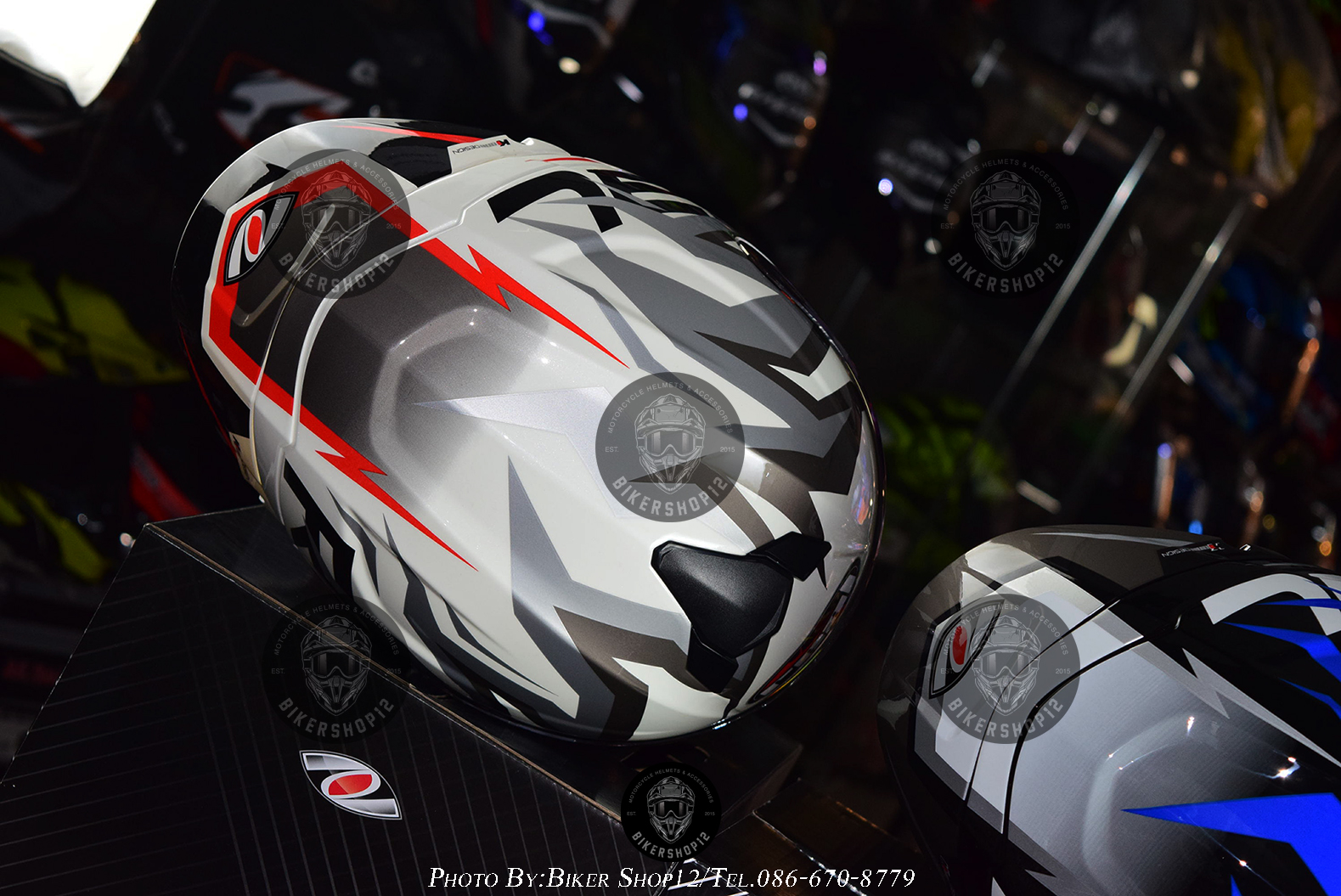 หมวกกันน็อค REAL รุ่น Falcon ลาย FIRE STORM สี ดำ/ขาว