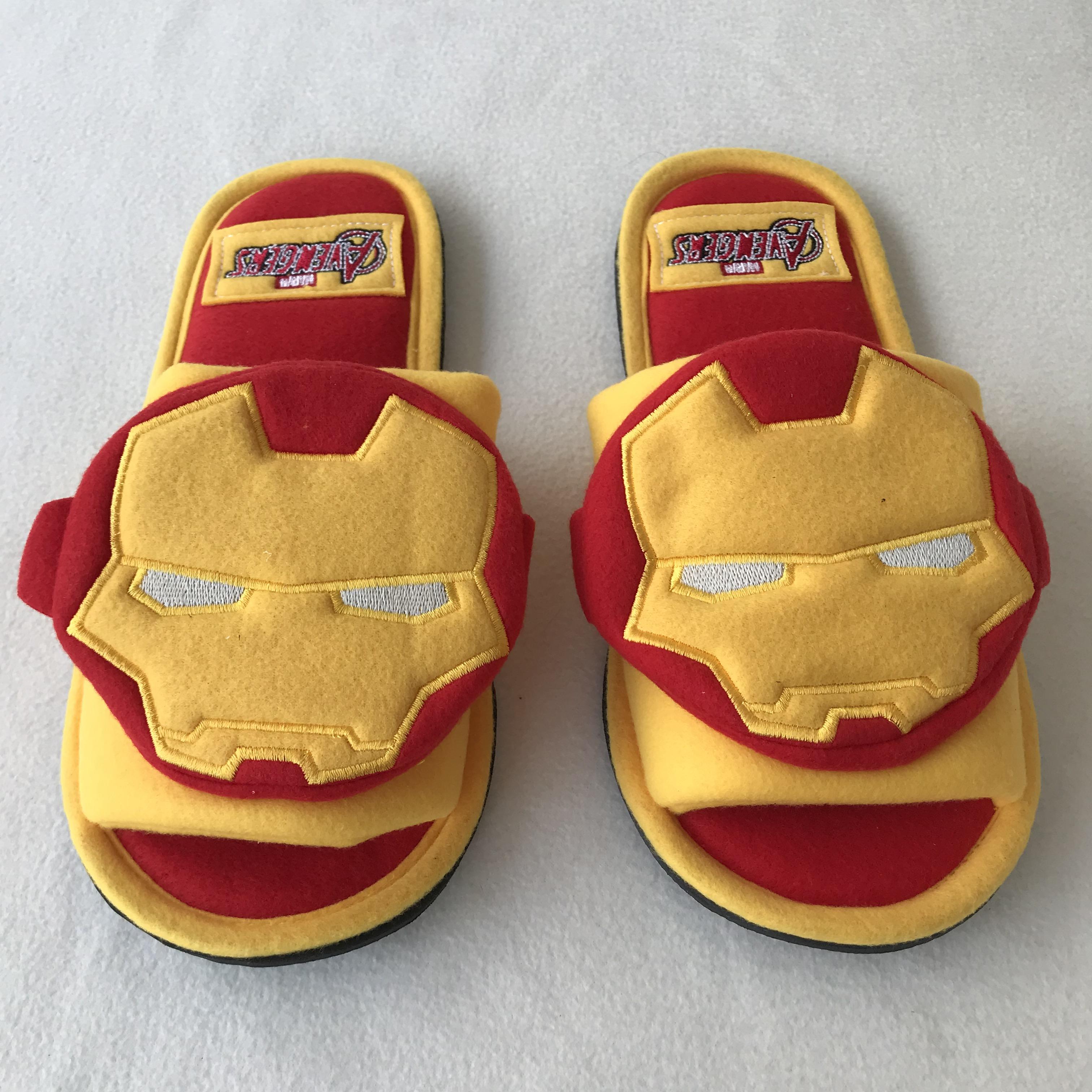 Marvel รองเท้าใส่ในบ้าน พื้นบาง อเวนเจอร์ ไอร่อนแมน ลิขสิทธิ์แท้ Marvel Aventure Iron Man Slippers Shoes Yellow and Red Free Size