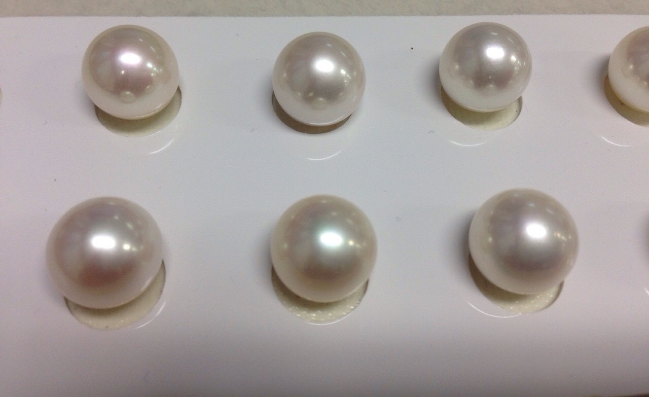 ต่างหูไข่มุกน้ำจืด 10.5-11 มิล กลม สีขาว กลม เงามาก เกรด AAA ตัวเรือนเงินชุบทองคำขาว