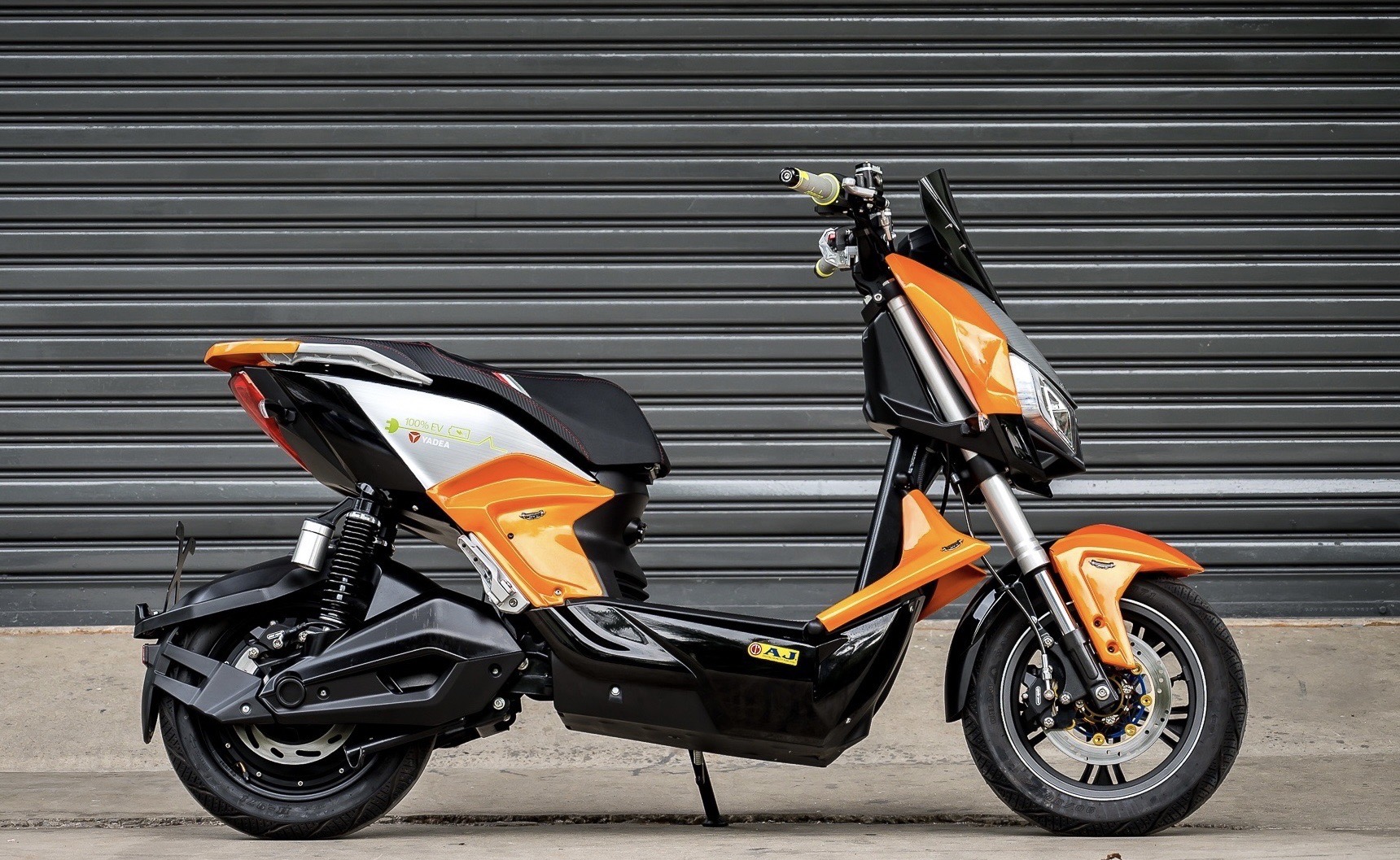 ชุดแต่งมอเตอร์ไซด์ไฟฟ้าAJ Z3 1.ชิวหน้า Windshield Z3 890฿ 2.ครอบ อกซ้าย/ขวา Front cover side fairing Z3 1700฿ 3.ครอบเฟรม Chassis cowl Z3 1350฿ 4.ครอบบังโคลนหน้า Front fender cover Z3 1400 5.ครอบแฟริ่งข้าง Under cover side fairing Z3 1400฿ 6.ครอบมือจับท้าย