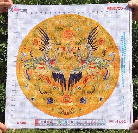 phoenix-1020 *สินค้าหมด* ชุดปักครอสติช ลายคู่หงส์ฟินิกซ์ (ปักเต็มผืนผ้า ไม่มีเดินเส้น ปักครั้งละ 3 เส้นเล็ก) ขนาด 60*60 ซม.ผ้าครอสติช 11CTพิมพ์ลายปักบนผ้า ไหมคอตตอน 22 สี ผังลาย เข็ม