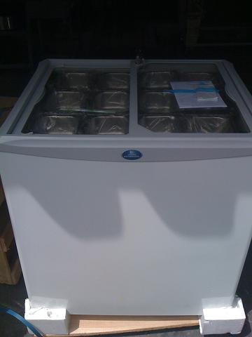 ตู้แช่ท้อปปิ้ง ขนาด 82 ซม. ฝาเลื่อนกระจกเรียบ SANDEN