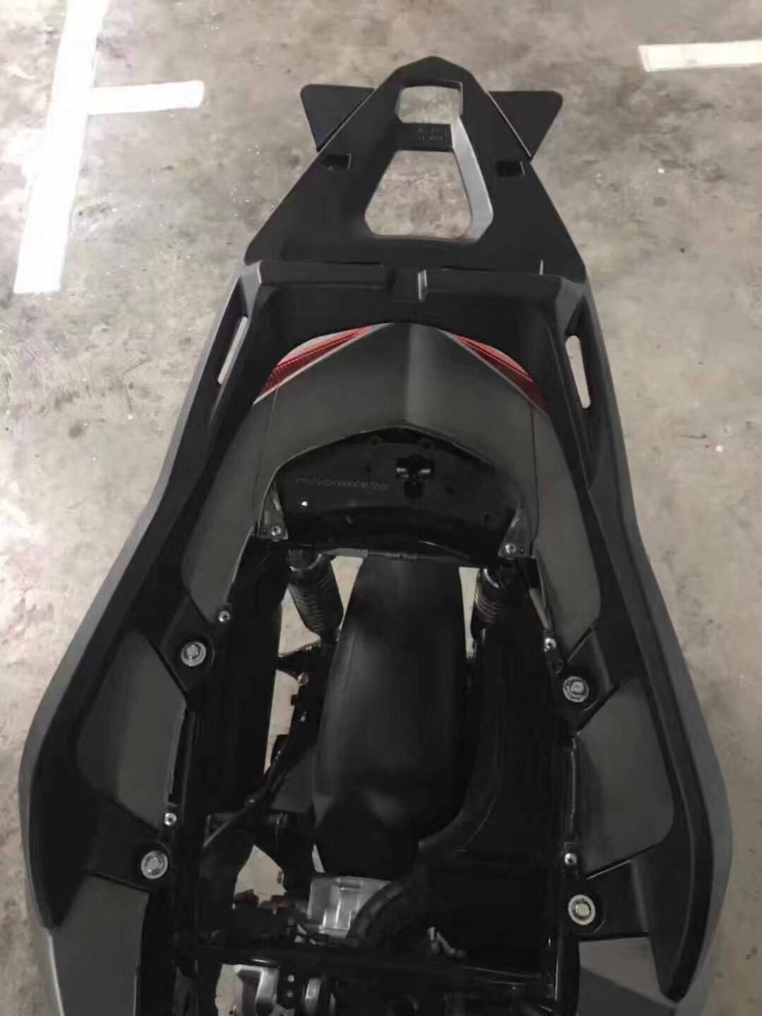 ตะแกรงหลัง YAMAHA X-MAX 300 SEMSPEED