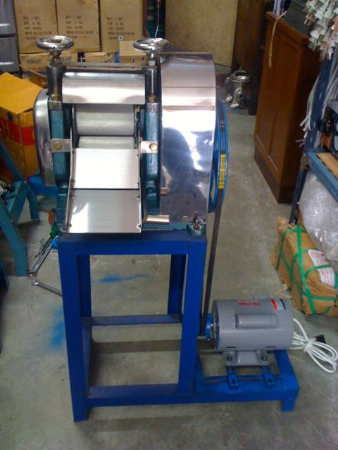 เครื่องคั่นน้ำอ้อย CHH ของเเท้ คั่นน้ำส้ม บีบน้ำอ้อย รีดน้ำอ้อย มอเตอร์ 0.5 แรง มิตซูบิชิ