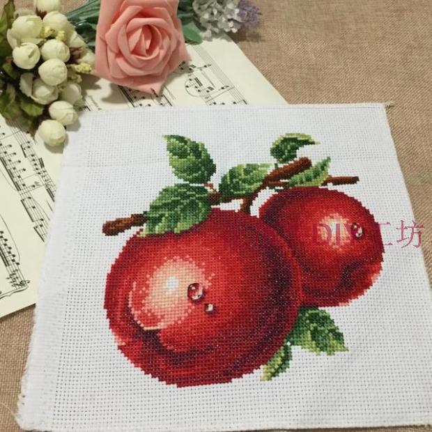 fruit-1009 *พร้อมส่ง* ชุดปักครอสติช ลายแอปเปิ้ล (ผ้า11CT พิมพ์ลาย ปัก 3 เส้นเล็ก) ขนาด 32*32 ซม.ผ้าครอสติช 11CTพิมพ์ลายปักบนผ้า ไหมคอตตอน 21 สี ผังลาย เข็ม