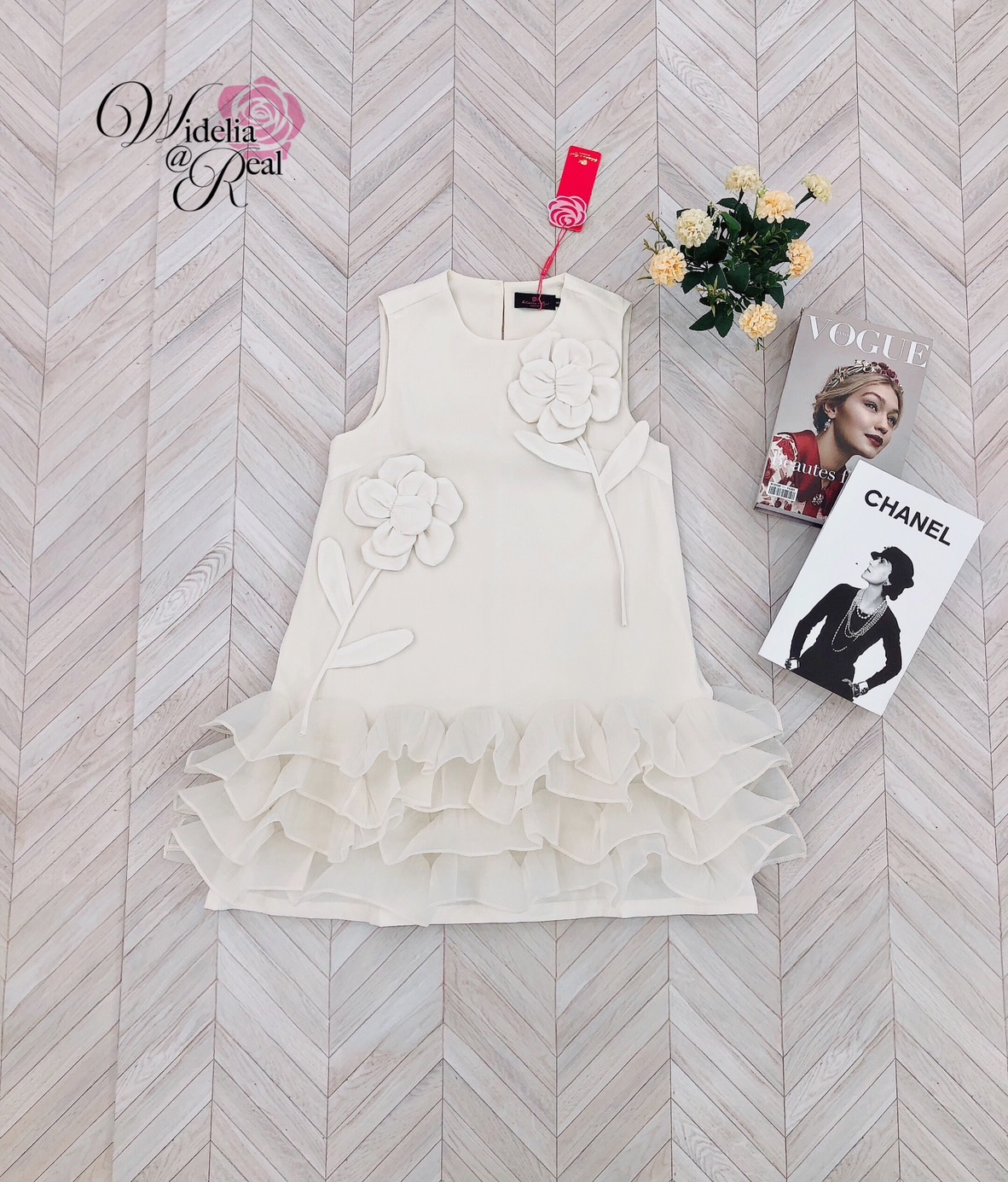 Korea Dress เดรสทรงปล่อยแขนกุด เย็บดอกไม้ป๊อปอัพ