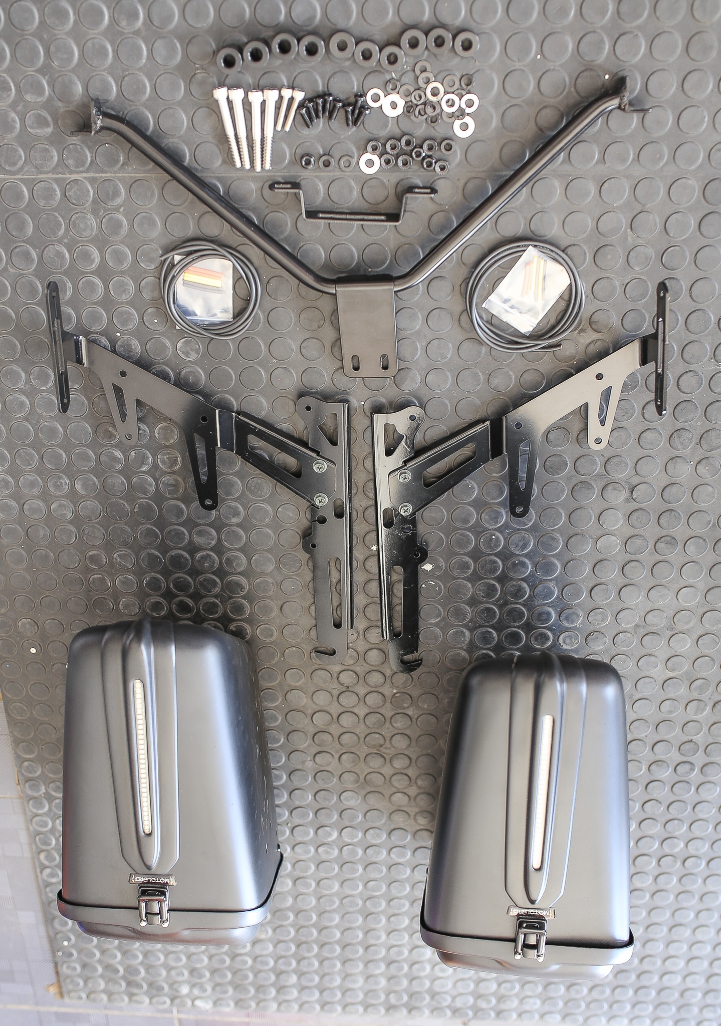 กระเป๋า ซ้าย ขวาพร้อมขายึด MOTOZAAA HONDA REBEL 300-500 ราคา 8900