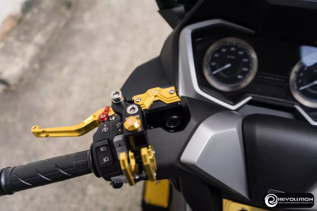 ฝาปิดกระปุกดิสเบรค 2 ชิ้น REVOLUTION HONDA FORZA 300-350 /ADV-150 /PCX150-160