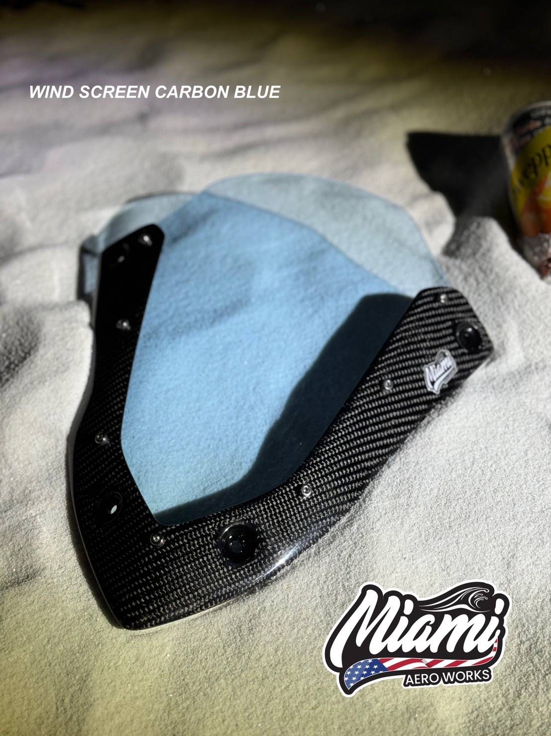 ชิวหน้า MIAMI AEROWORKS 🌊☀️ “WIND SCREEN CARBON BLUE XMAX300 คาร์บอนดีไซน์ ฉีกรูปแบบเดิมๆ กับความสวยงาม ที่ดูมีระดับ ชิวหน้าใส ผนวกรวมเข้ากับ คาร์บอนแท้ YAMAHA XMAX300 ในราคาพิเศษ ช่วงเปิดตัว เพียง “1,990 บาท“ จากราคาปกติ 2,490 บาท