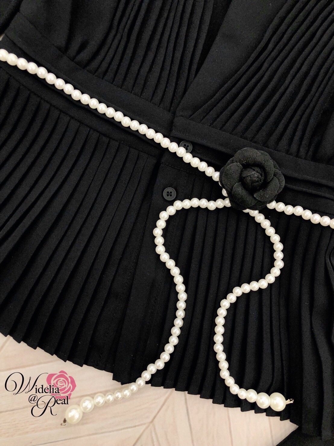 Korea Set 3ชิ้น เสื้อแขนยาว+กระโปรงยาวทรงสอบ+เข็มขัดไข่มุก