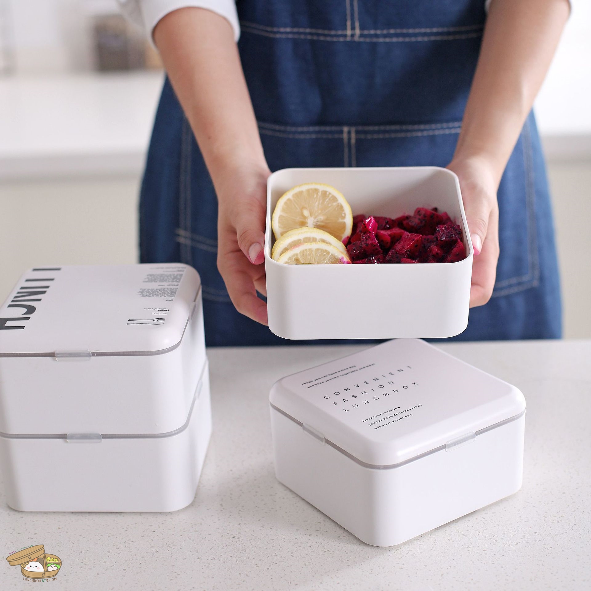 White Microwave Japanese Lunch Box - กล่องข้าวญี่ปุ่นพลาสติกสีขาว
