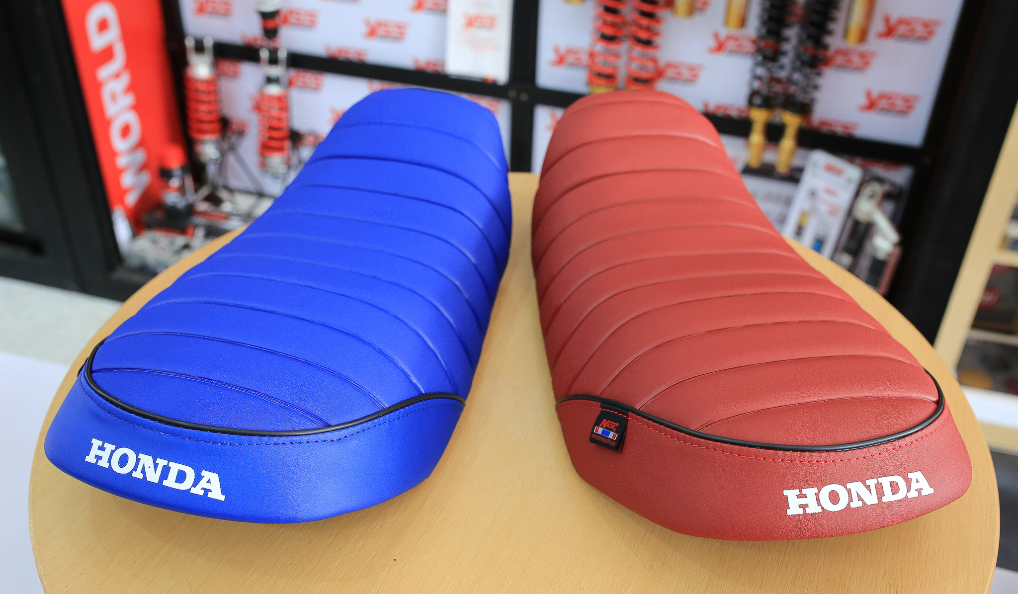 เบาะ HONDA MONKEY 125 หน่อยวัดด่าน มีสีดำ แดง น้ำเงิน น้ำตาล ราคา2500