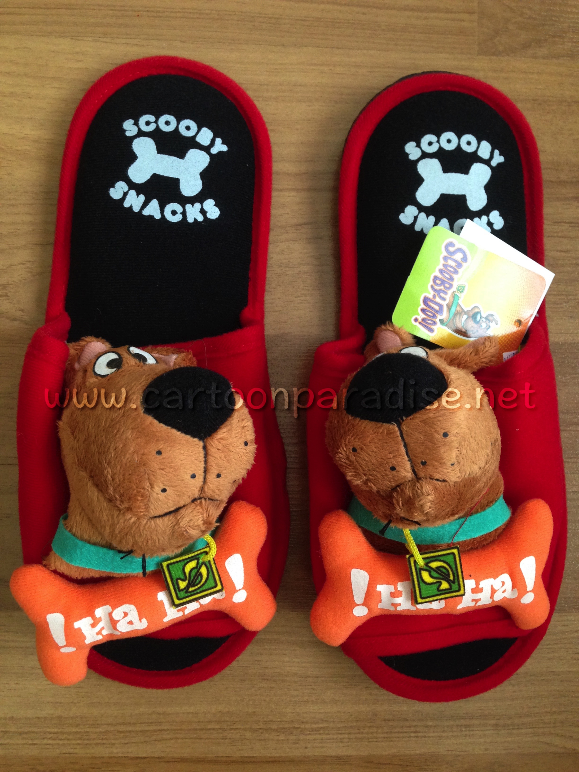 Scooby Doo รองเท้าใส่ในบ้าน พื้นบาง สคูบี้ดู ลิขสิทธิ์แท้ Scooby Doo Slippers Shoes Red Free Size