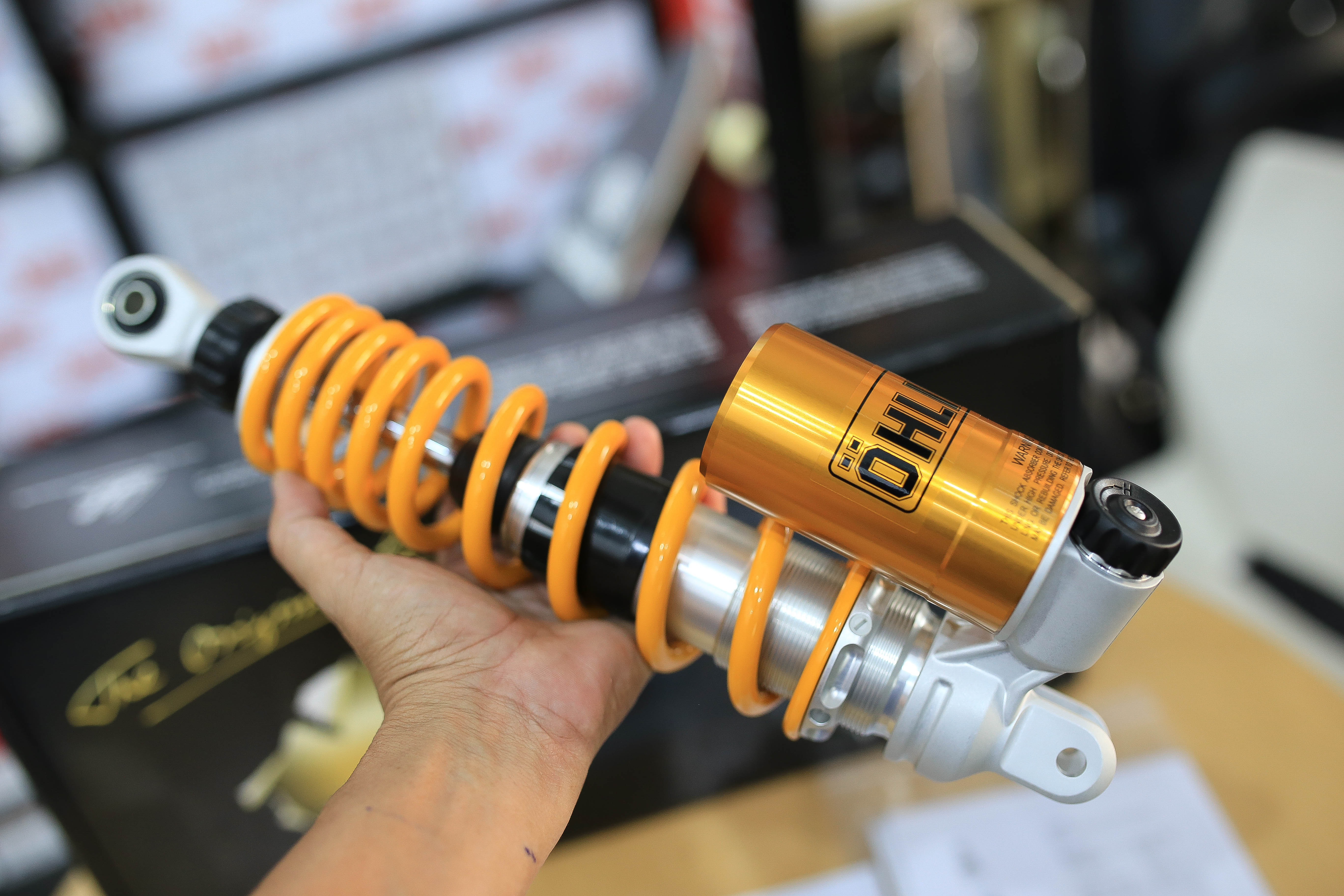 โช๊คหลังOHLINS HO328 (328.5 mm Honda Lead125) Honda Giorno125,Lead125 ราคา13500
