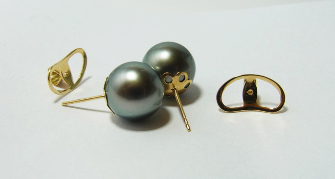 ต่างหูไข่มุก south sea 11-12 มิล ตัวเรือน 18k สีดำ เกรด AAA-AA++