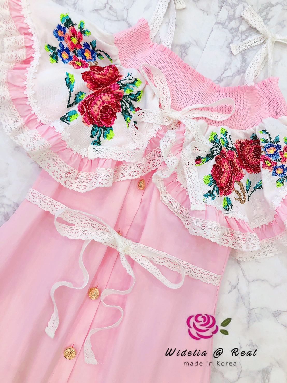 Vintage Dress เดรสปาดไหล่แสนสวย