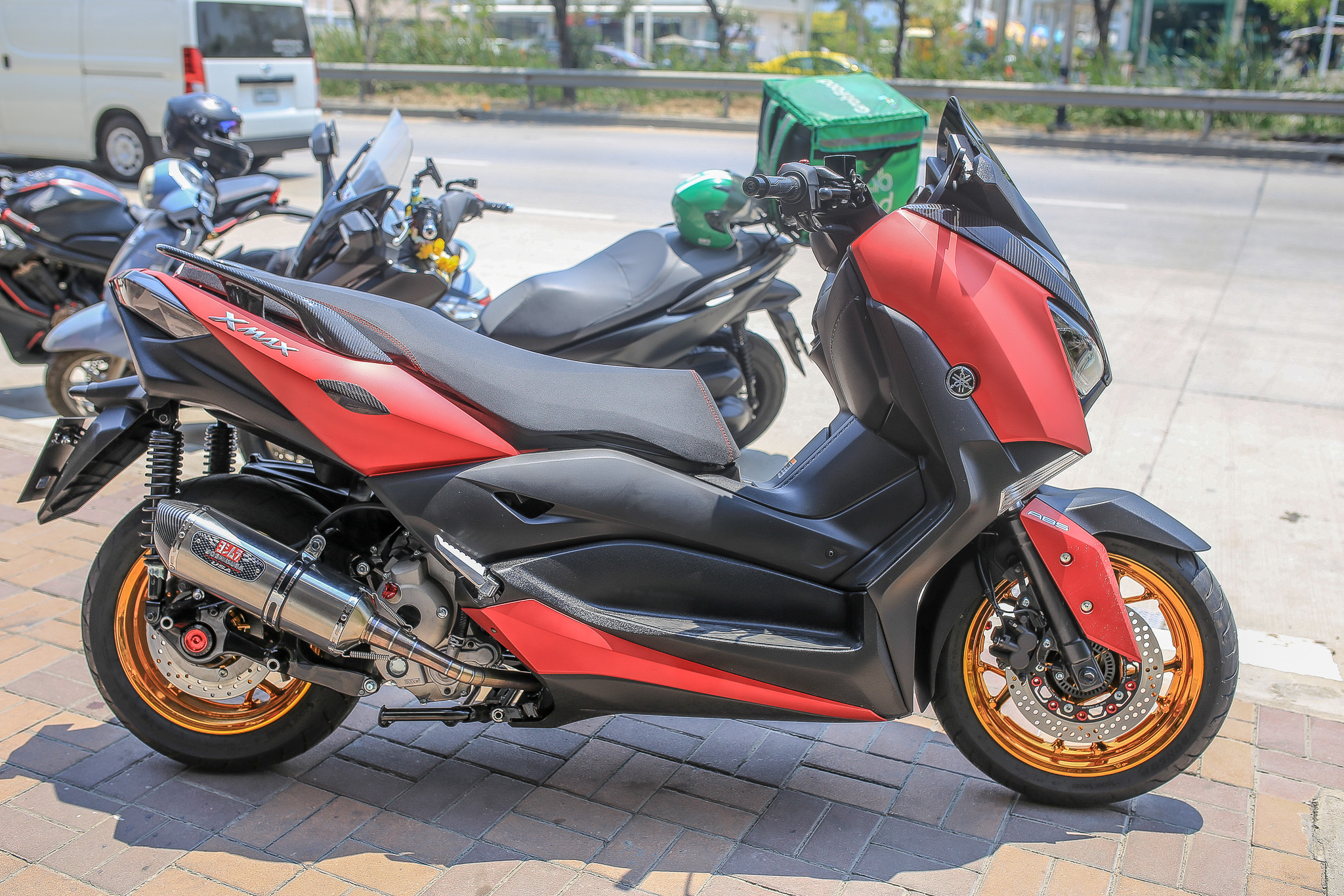 เบาะแต่ง Xmax 300 ทรงปาดบาง (โครงเทียม) by Noi Watdan