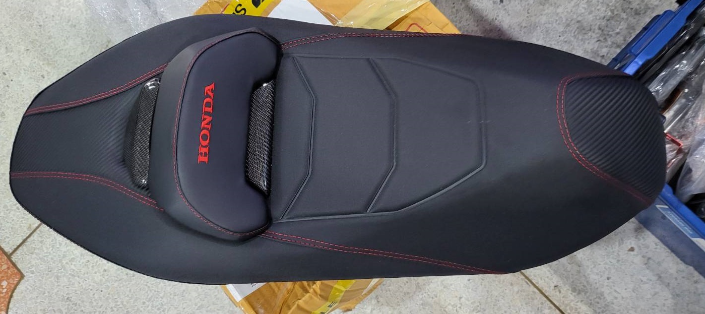 เบาะ CLICK 160 ทรง sport คาร์บอน หน่อยวัดด่าน โครงเทียม ราคา3500 บาท