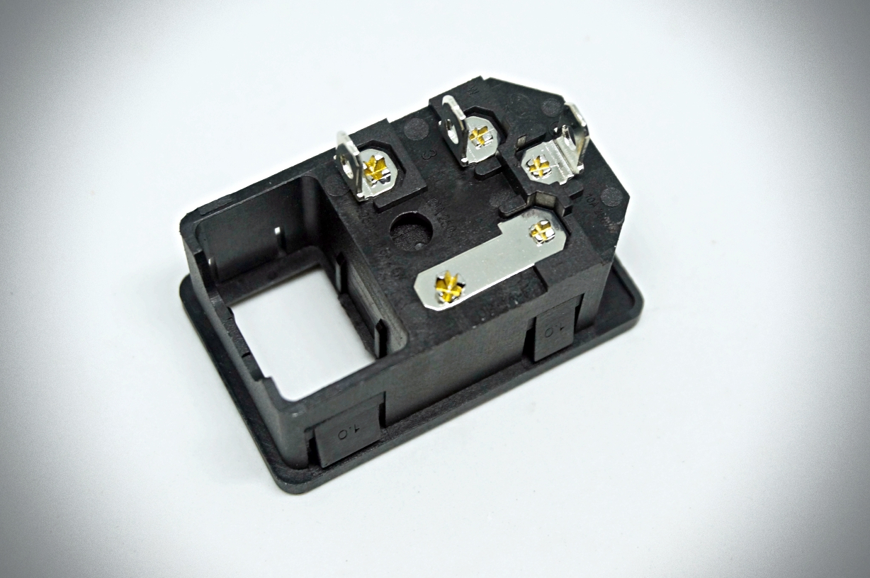 Power plug socket มาพร้อมสวิทย์และฟิวส์ 250V 10A