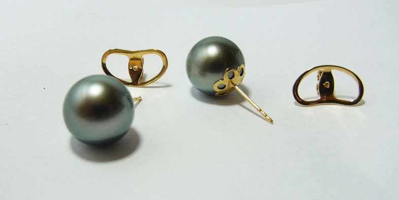 ต่างหูไข่มุก south sea 11-12 มิล ตัวเรือน 18k สีดำ เกรด AAA-AA++