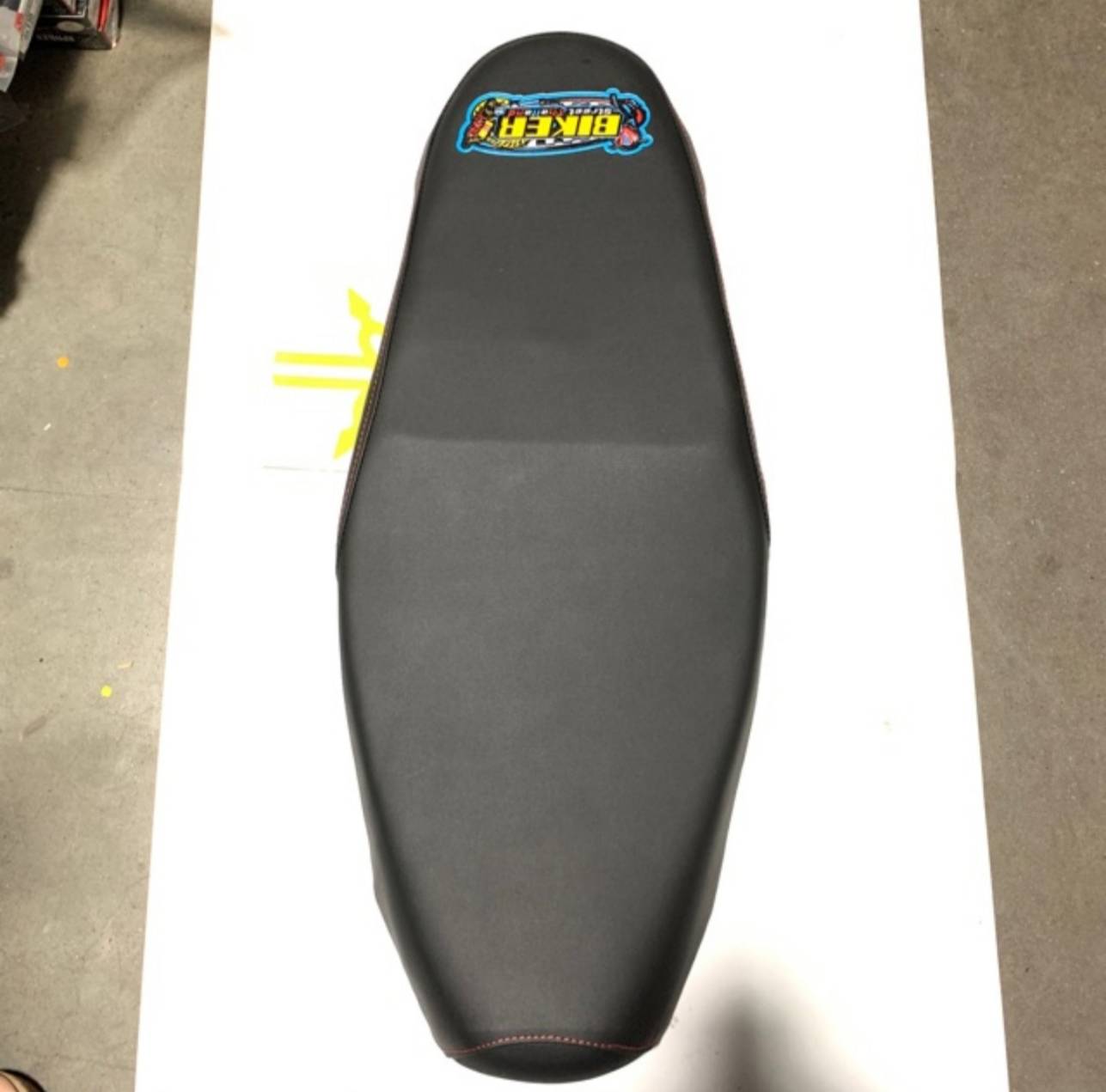 เบาะปาดแต่ง BIKER สีดำรุ่น SCOOPY I เก่า+สติกเกอร์