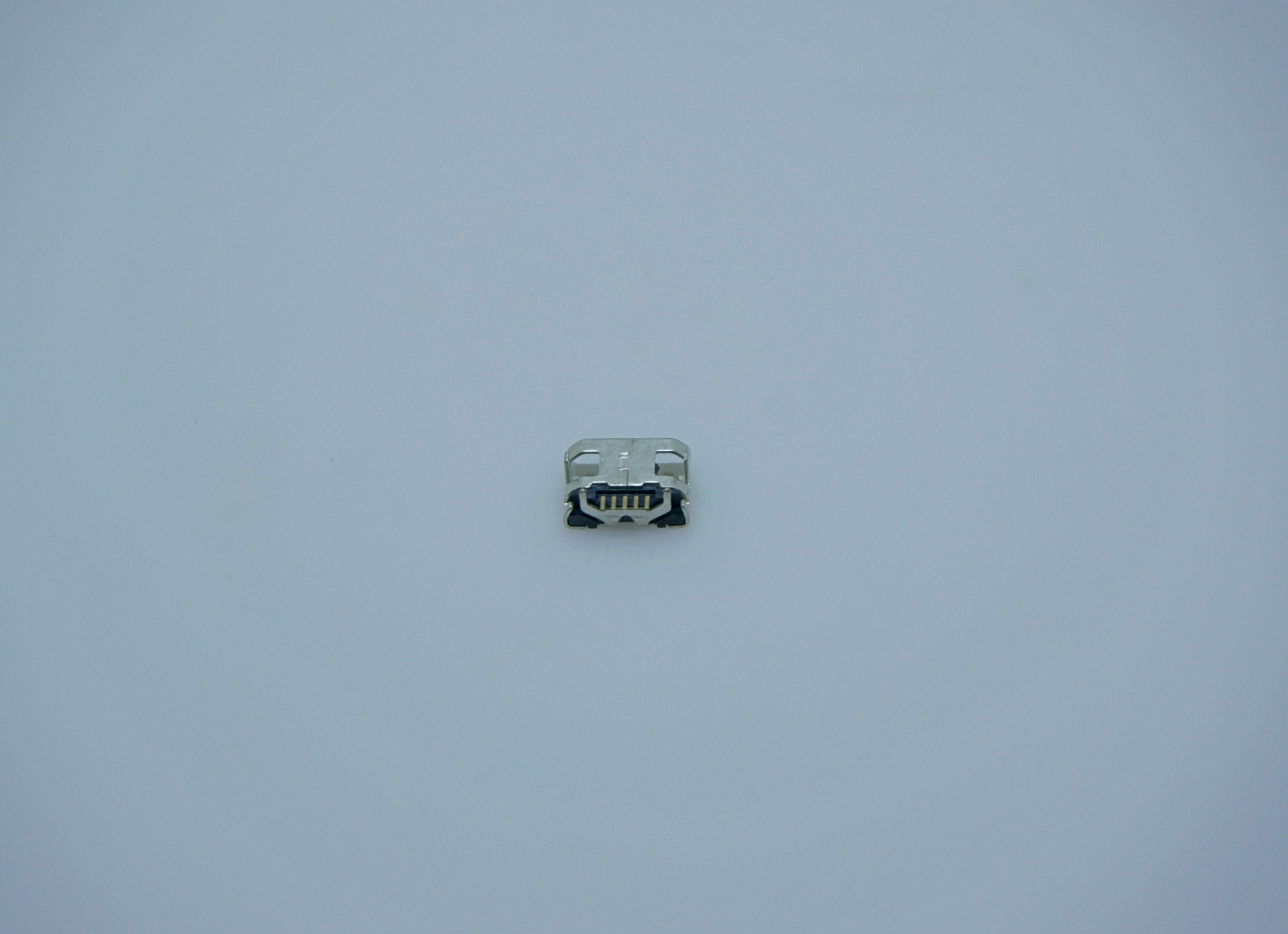 Micro usb port