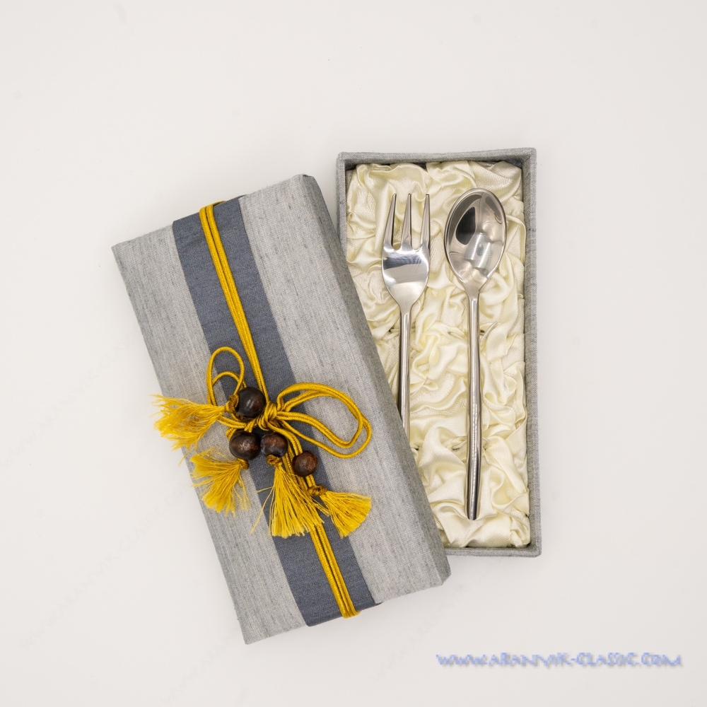 ชุดช้อนกาแฟส้อมผลไม้ ใส่กล่อง ลานนา