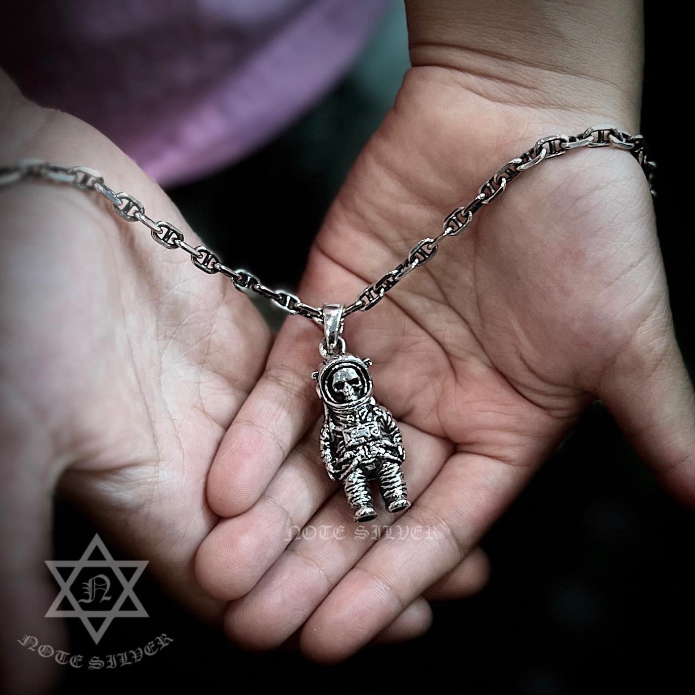 จี้โครงกระดูกสวมชุดอวกาศ Sterling Silver 925 NSPD3426