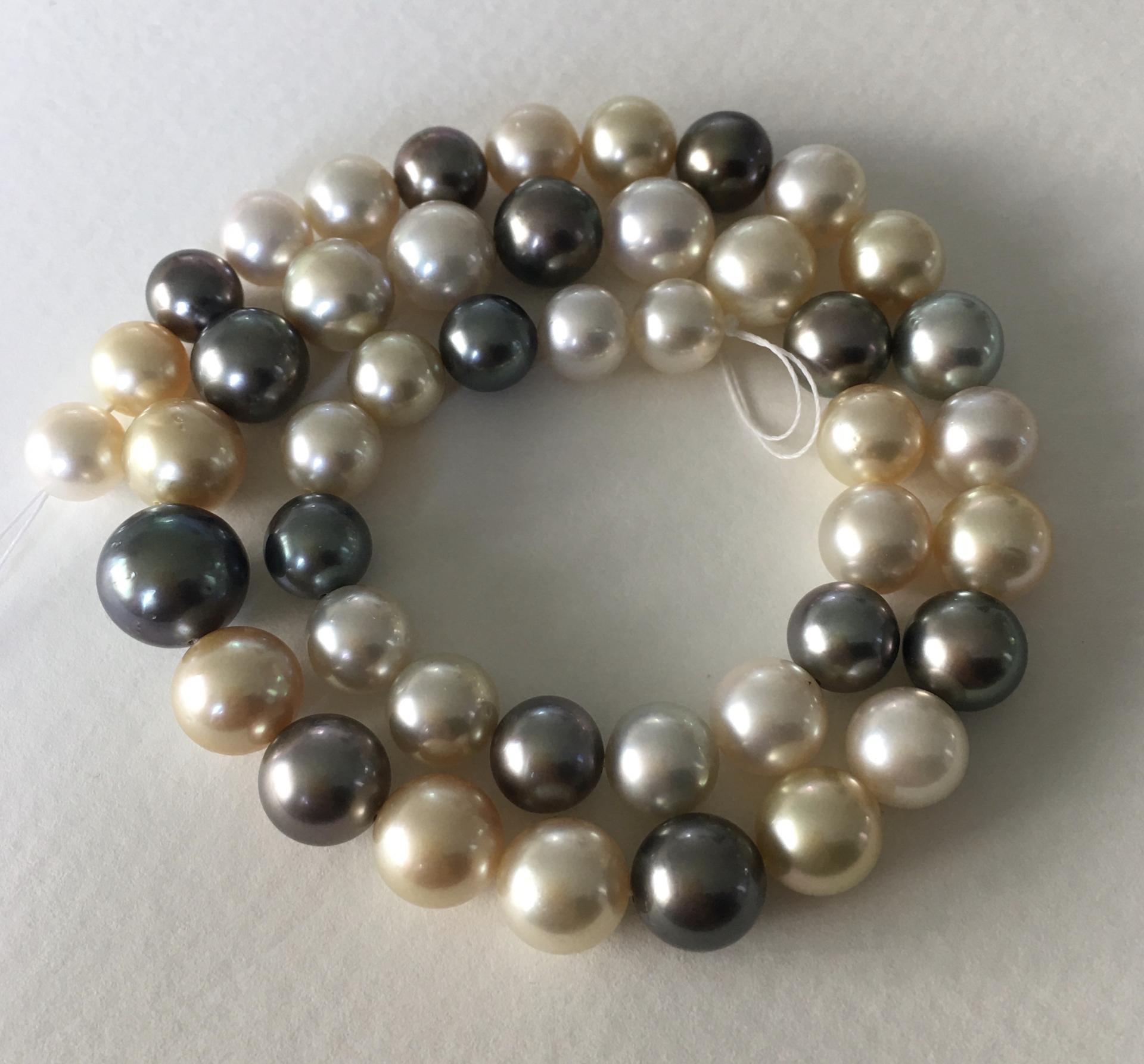 สร้อยคอไข่มุก south sea ขนาด 8.5-11.9 มิล กลม คละสี