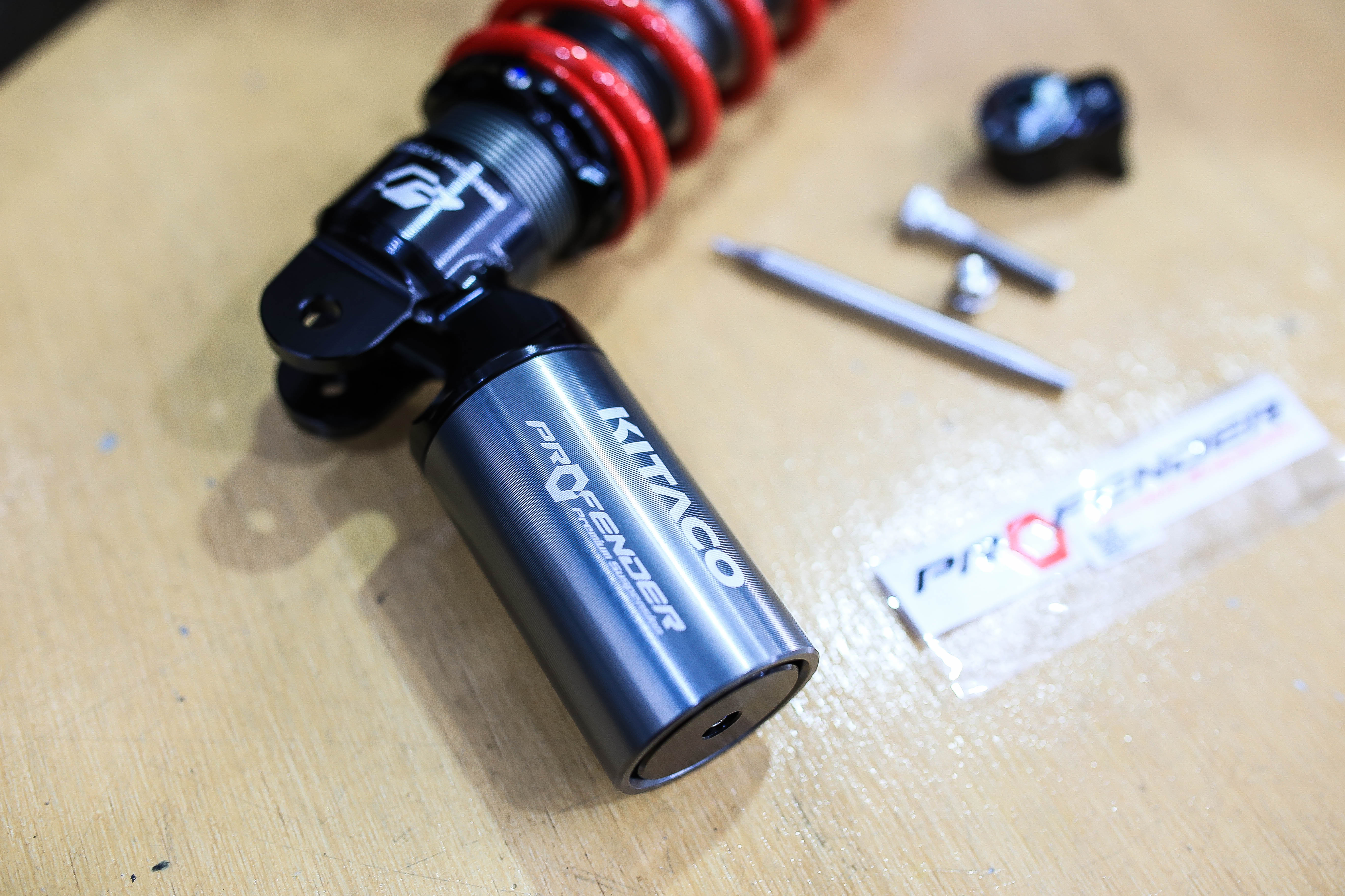 โช้คหลัง Profender Kitaco/Giorno+