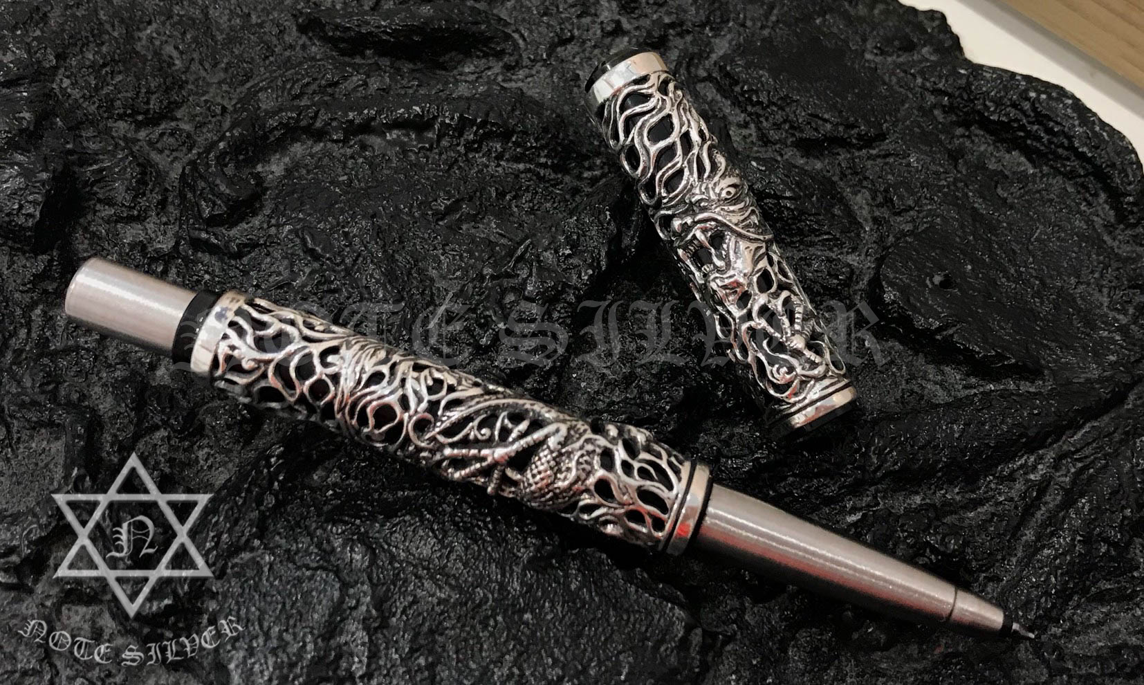 ปากกาปลอกเงินแท้ ลายมังกร ด้ามสีดำ หมึกสีดำ Parker Sterling Silver .925 NSPN1788
