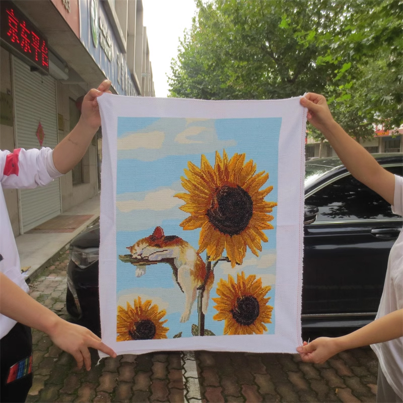 cat-1039 *สินค้าหมด* ชุดปักครอสติช ลายแมวน้อยกับทานตะวัน (ปักเต็มผืนผ้า ไม่มีเดินเส้น ปักครั้งละ 3 เส้นเล็ก) ขนาด 52*66 ซม.ผ้าครอสติช 11CTพิมพ์ลายปักบนผ้า ไหมคอตตอน 30 สี ผังลาย เข็ม