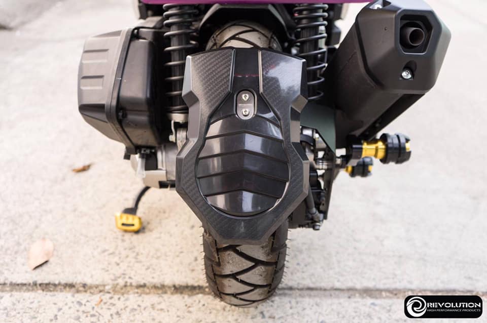 กันน้ำดีด Revolution Honda ADV150 ราคา 1,100 บาท