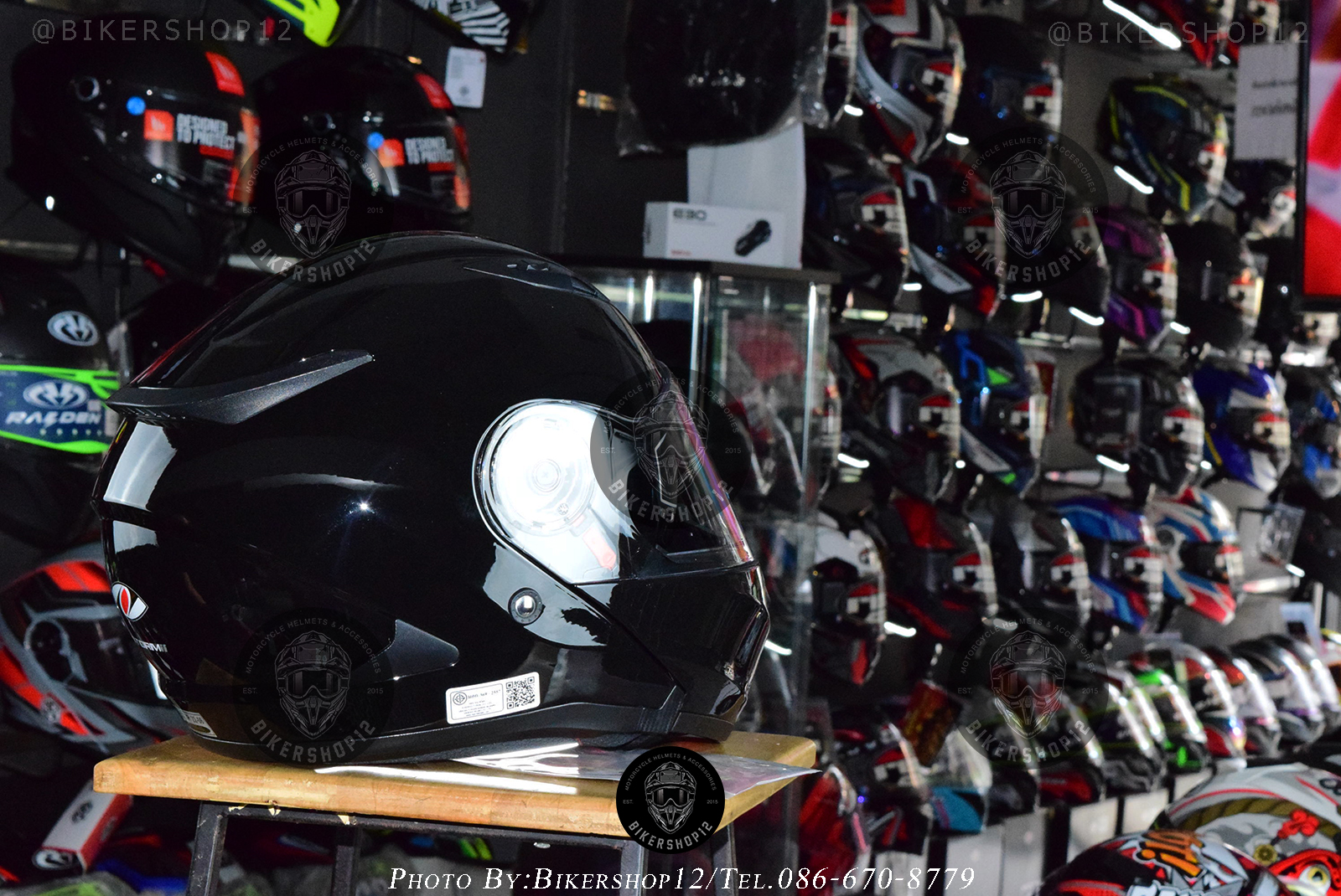 หมวกกันน็อคReal รุ่น Storm สี ดำเงา