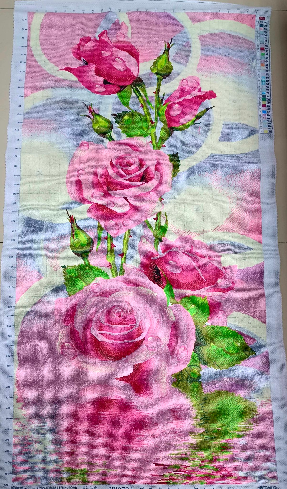 rose-1100 *สินค้าหมด* ชุดปักครอสติช ลายช่อกุหลาบชมพู (ปักเต็มผืน ไม่มีเดินเส้น ปักครั้งละ 3 เส้นเล็ก) ขนาด 71*128 ซม.ผ้าครอสติช 11CTพิมพ์ลายปักบนผ้า ไหมคอตตอน 36 สี ผังลาย เข็ม