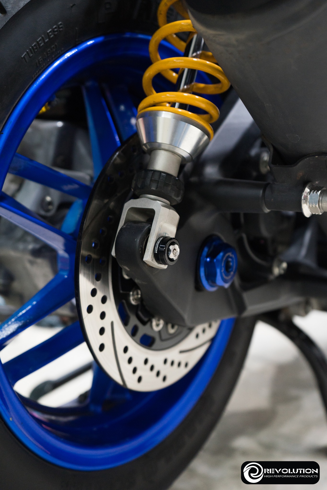 ชุดน็อตกันขโมย REVOLUTION- แดง - ทอง - เทา - ดำ - น้ำเงิน ราคา 550 บาท/ชุด