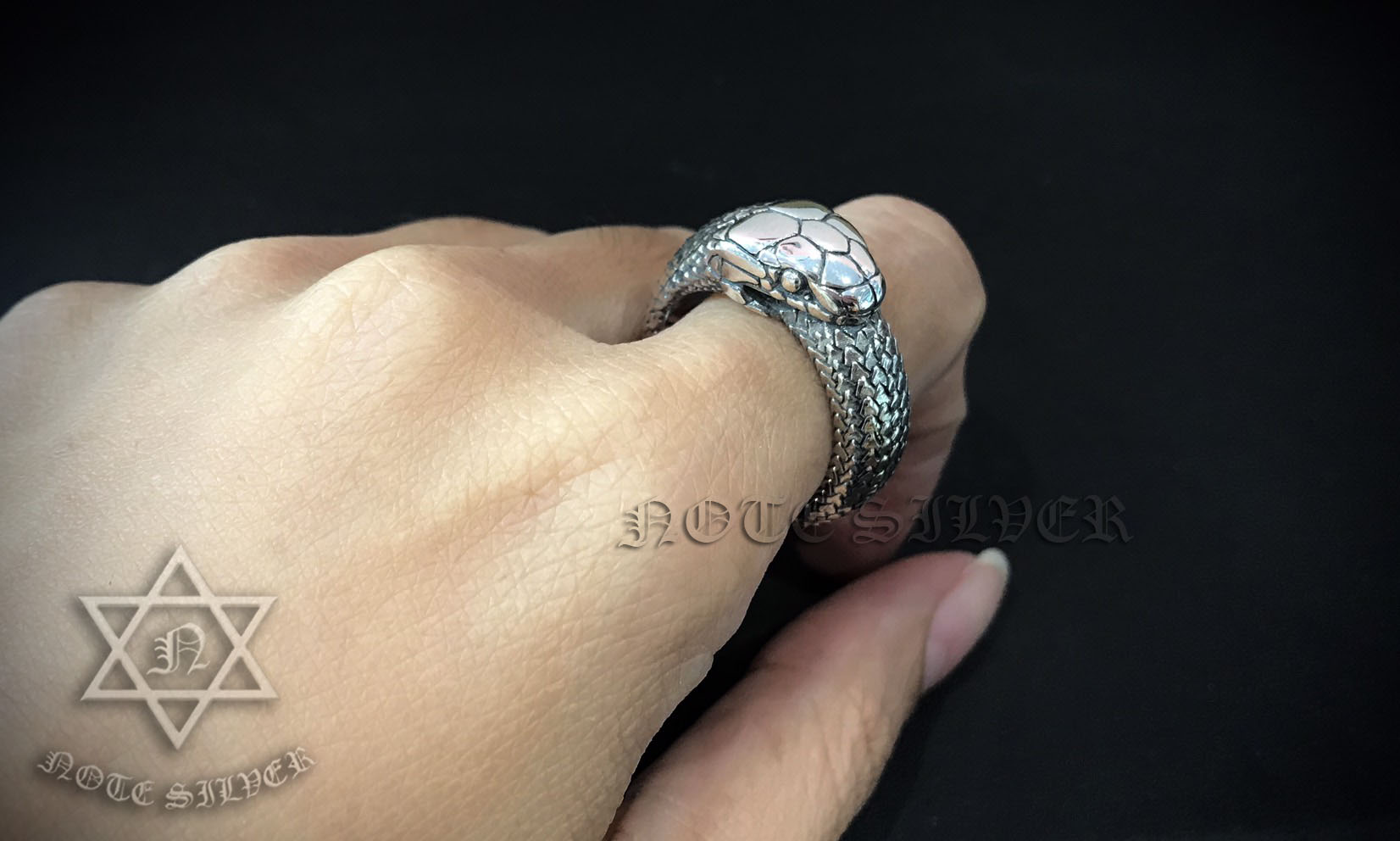 แหวนเงินแท้ ลายงูกินหาง Original (รุ่นใหญ่ 8mm) Ouroboros Sterling Silver 925 NSRG2710