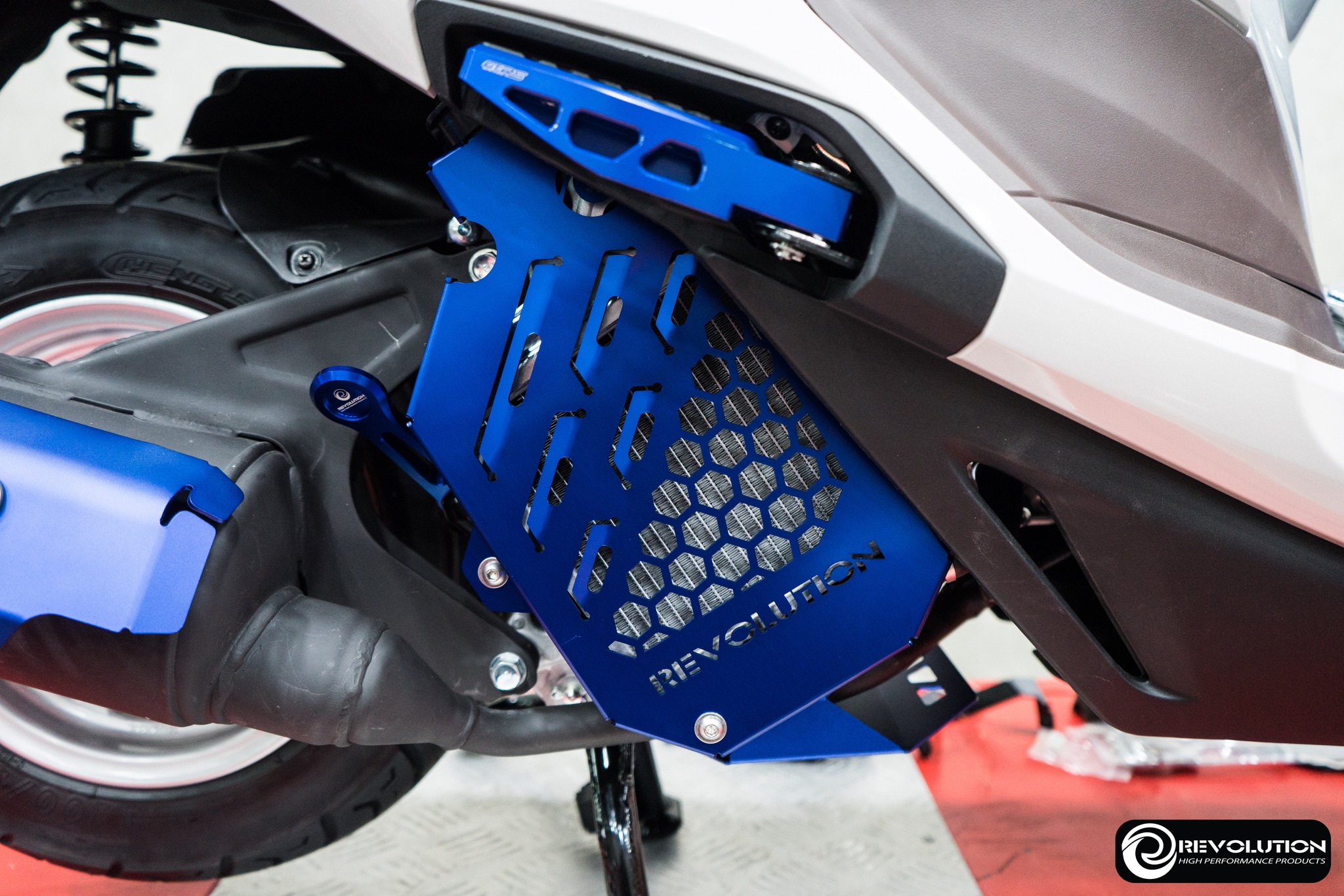 ตะแกรงหม้อน้ำ (มีเนียม)2D REVOLUTION GIORNO+/LEAD-125 (4วาล์ว)/PCX-160 NEW/CLICK-160/ADV-160